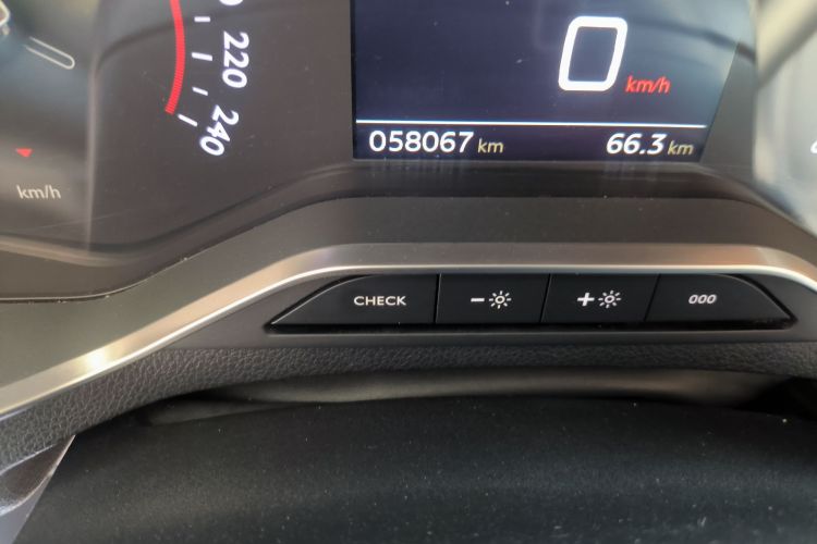 雪铁龙C5 2017款 350THP 自动豪华型中控内饰15