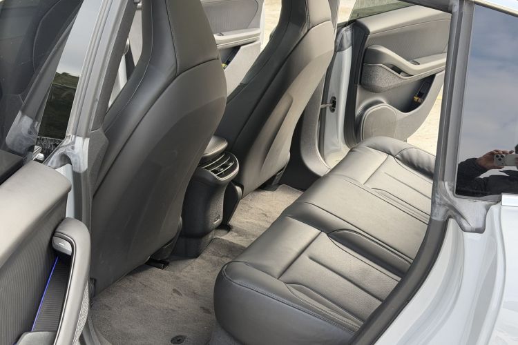 蔚来ET5 2022款 75kWh中控内饰7003