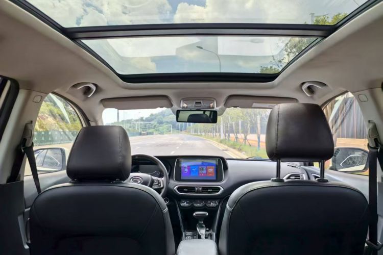 广汽传祺 传祺GS4 2018款 235T 自动两驱精英百万纪念版中控内饰7001