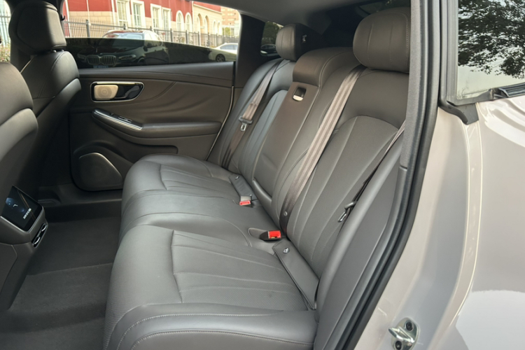 飞凡汽车 飞凡F7 2023款 改款 性能Pro版中控内饰7001