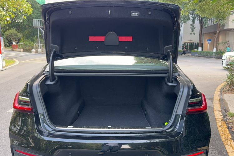 宝马7系 2019款 730Li M运动套装局部细节23