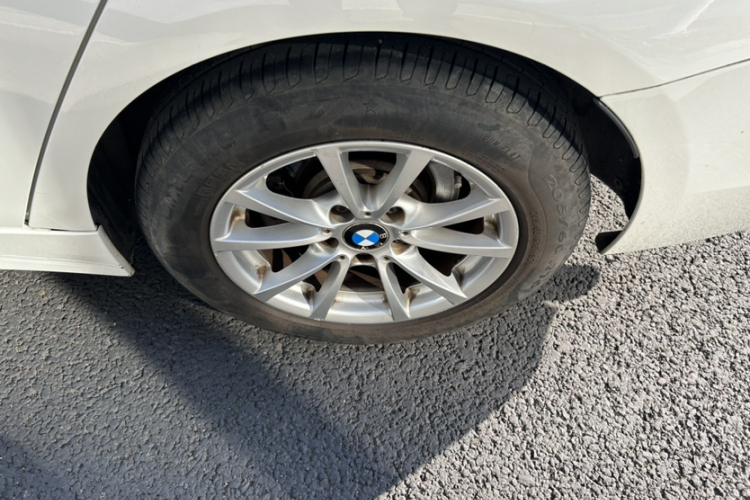 宝马3系 2016款 316i 时尚型车身外观6006