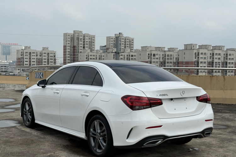 奔驰A级 2021款 A 180 L 运动轿车车身外观6004