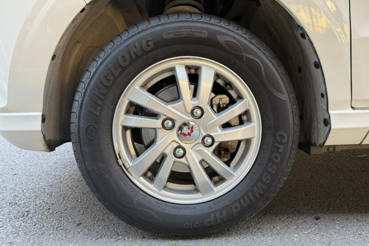 五菱汽车 五菱宏光 2021款 1.5L S舒适型LAR车身外观6003