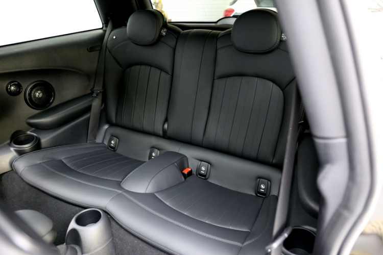 MINI 2023款 改款 2.0T COOPER S 艺术家中控内饰7003