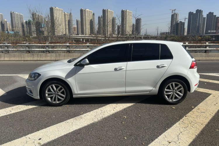 大众 高尔夫 2018款 230TSI 自动舒适型车身外观6004