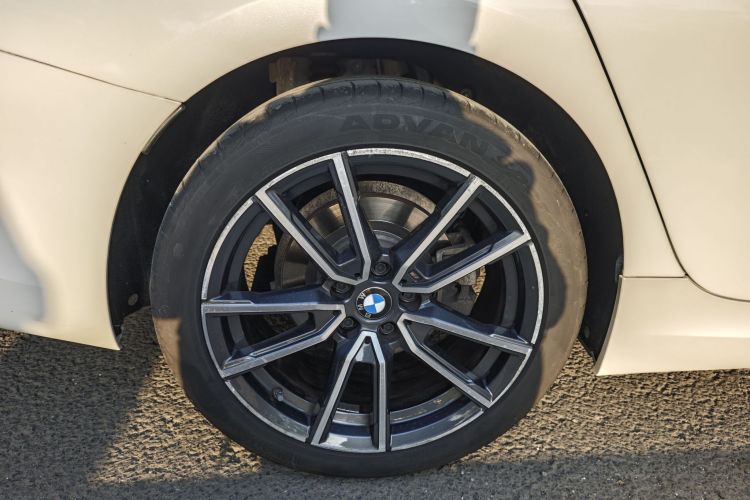 宝马3系 2021款 改款二 320Li M运动套装车身外观6011