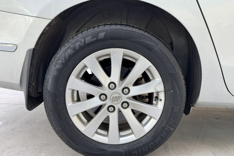 别克GL8 2017款 25S 舒适型 国V车身外观6005