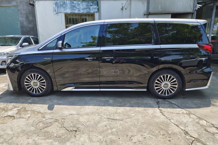 广汽传祺 传祺M8 2021款 大师系列 390T 四座御尊版车身外观6005