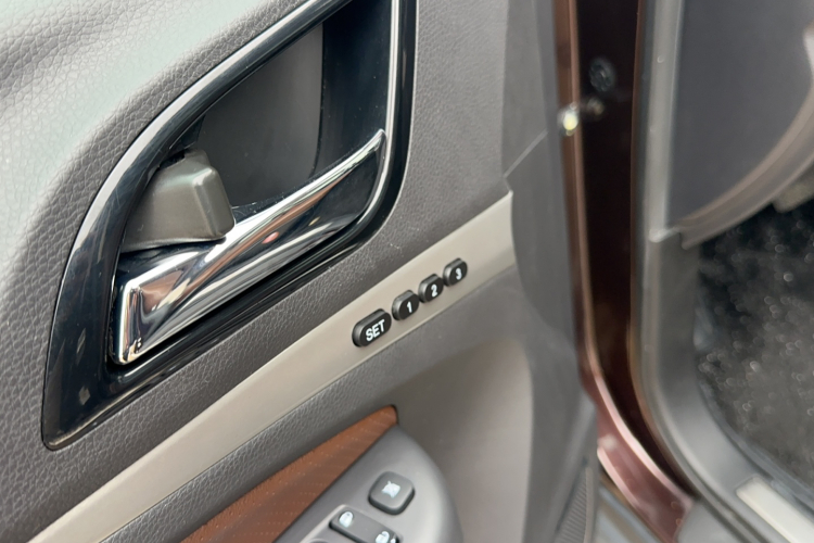 比亚迪S7 2015款 2.0T 升级版 自动旗舰型中控内饰7003