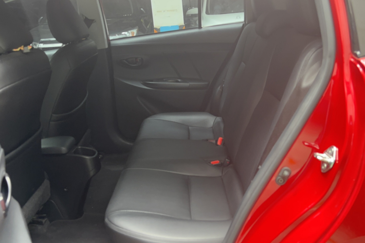 丰田 YARiS L 致炫 2020款 1.5L CVT领先版中控内饰7001