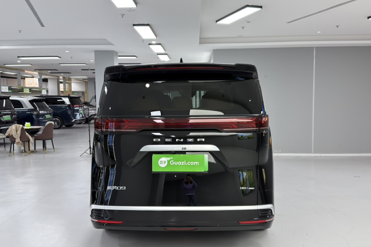 腾势D9 2022款 DM-i 970 四驱尊荣型车身外观6006