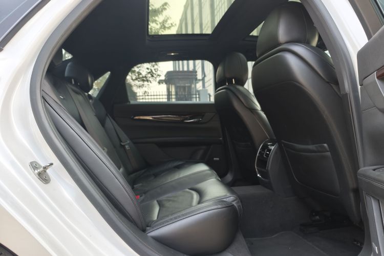 凯迪拉克CT6 2021款 28T 精英型中控内饰7010