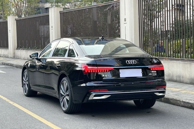 奥迪A6L 2025款 改款 45 TFSI quattro 臻选动感型车身外观6006