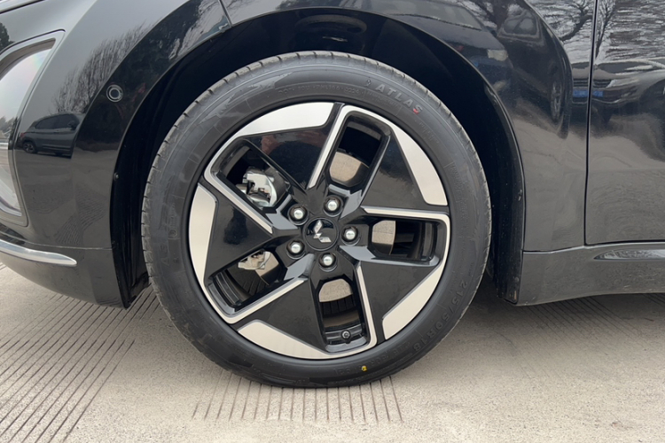 五菱汽车 五菱星光 2025款 610km 智能旗舰型车身外观6001