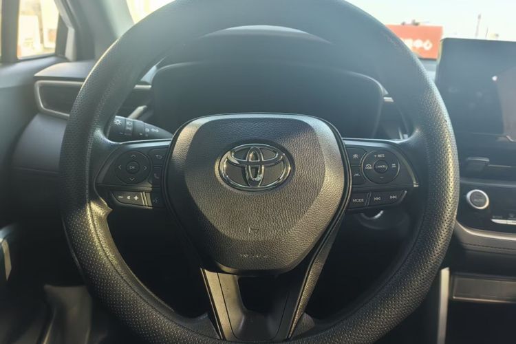 丰田 卡罗拉锐放 2024款 2.0L 智能电混双擎 先锋版中控内饰7003