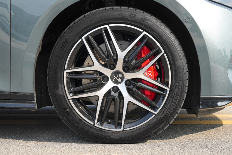 比亚迪 汉L 2025款 DM-p 四驱激光雷达旗舰型车身外观6005