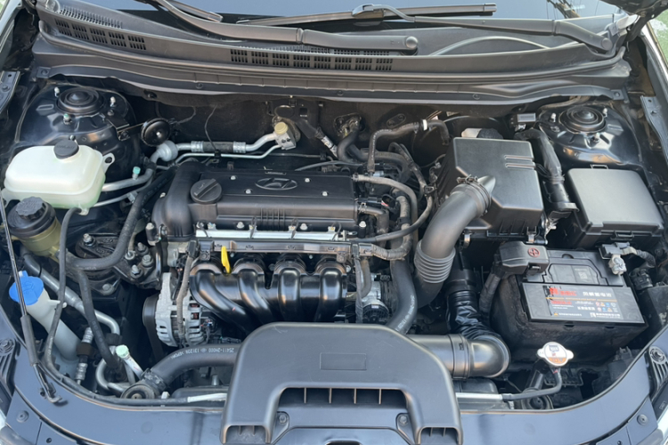 现代 悦动 2011款 1.6L 手动舒适型局部细节9007