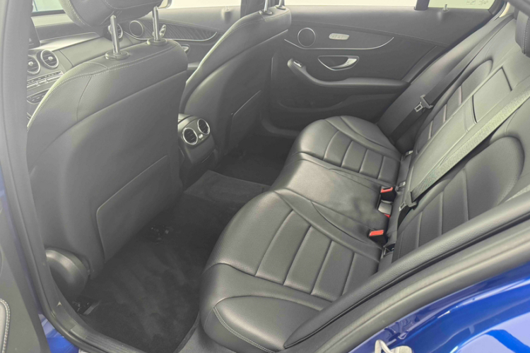 奔驰C级 2017款 C 180 L 运动版中控内饰7001