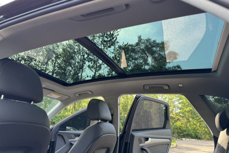 奥迪Q5L 2022款 40T 时尚致雅型中控内饰7005