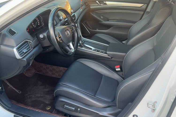 本田 英仕派 2019款 260TURBO 精致版 国VI中控内饰7001