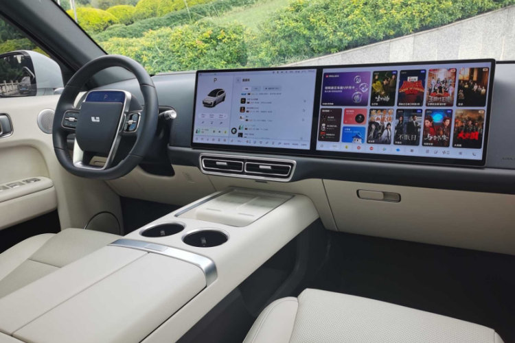 理想汽车 理想L7 2024款 Ultra中控内饰7012