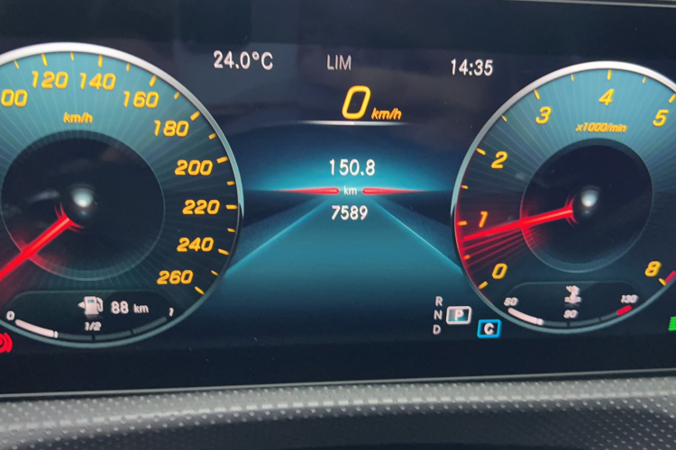 奔驰CLA 2022款 CLA 200 猎跑车中控内饰15