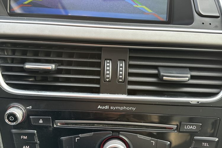 奥迪A4L 2013款 35 TFSI 自动舒适型中控内饰7003