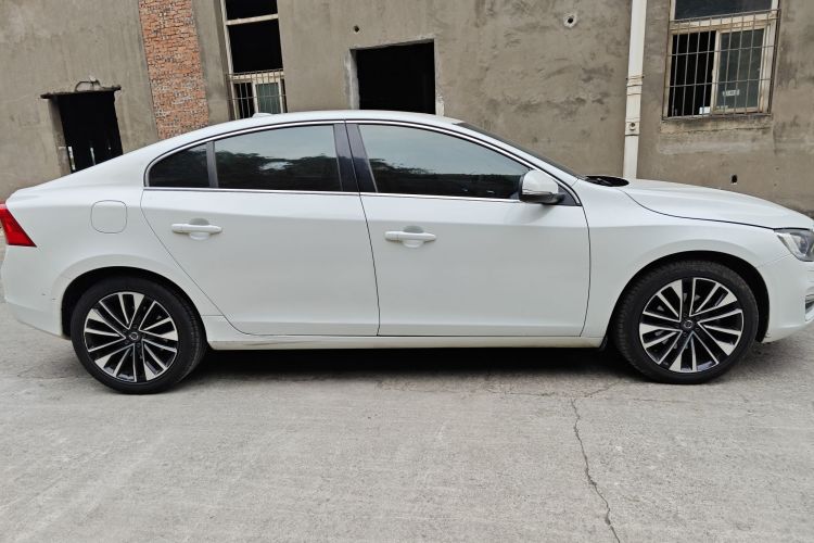 沃尔沃S60 2019款 S60L T5 智远版车身外观6005