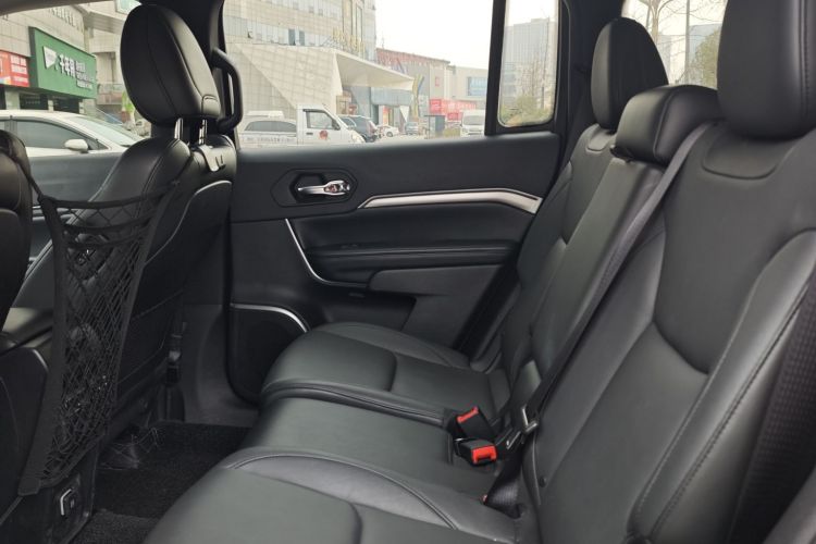 Jeep 指挥官 2018款 2.0T 两驱进享版 国V中控内饰7002