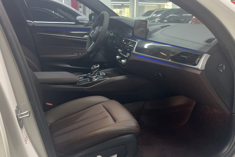 宝马5系 2019款 改款 525Li M运动套装局部细节41