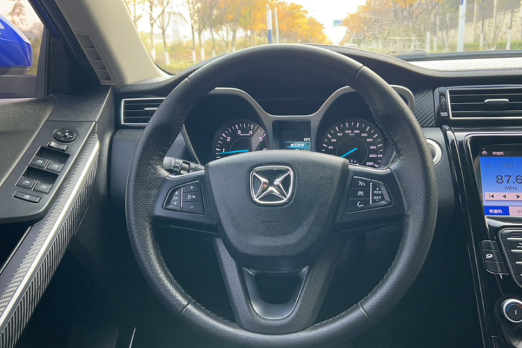 江铃 驭胜S330 2016款 1.5L GTDi 自动两驱尊贵版局部细节13