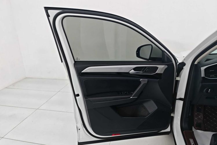 大众 探岳 2020款 330TSI 两驱豪华智联版中控内饰7005