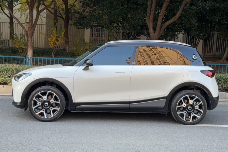 smart精灵#1 2022款 Pulse心动版车身外观6004