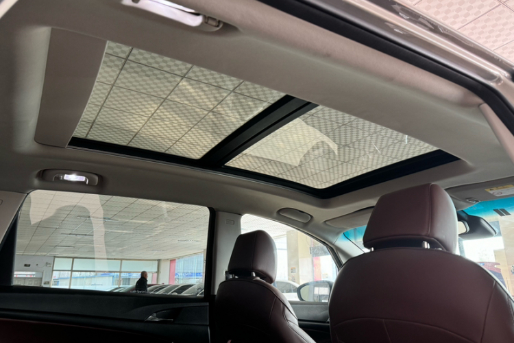 别克GL6 2018款 18T 6座尊贵型中控内饰7009