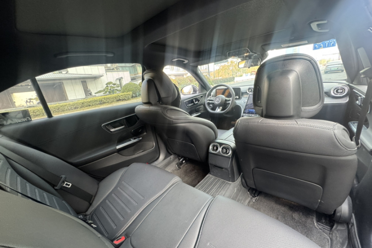 奔驰C级 2023款 改款 C 260 L 运动版中控内饰7002