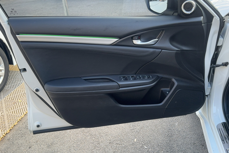 本田 思域 2019款 220TURBO CVT劲动版 国VI局部细节9002