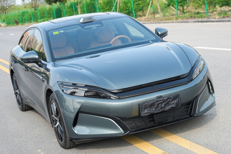 比亚迪 汉L 2025款 DM-p 四驱激光雷达旗舰型车身外观6002