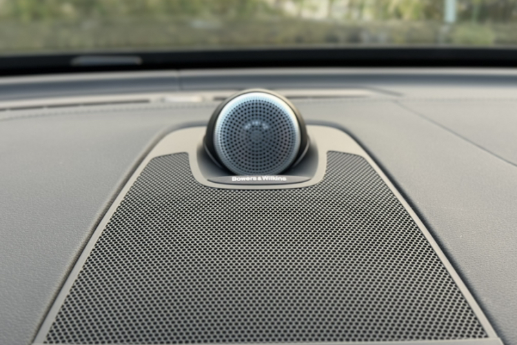 沃尔沃XC60新能源 2025款 插电式混动 长续航四驱智远极夜黑版中控内饰7006