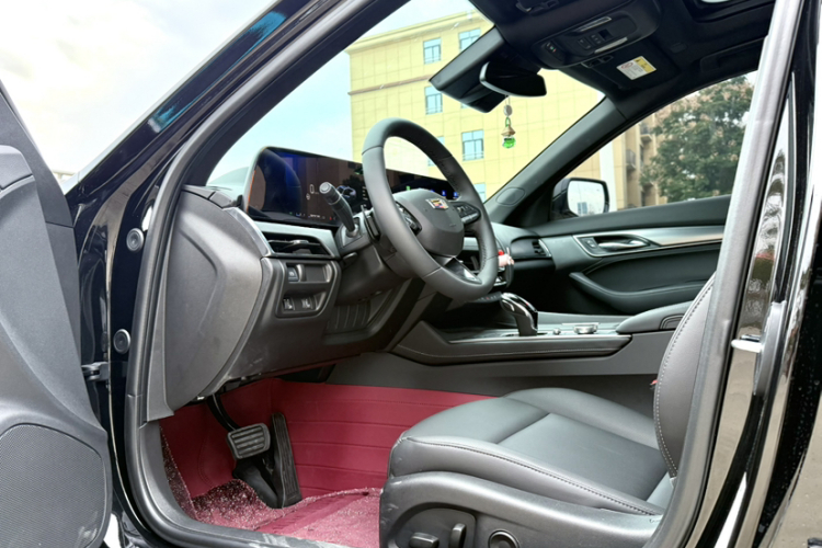 凯迪拉克CT5 2025款 28T 城市运动版中控内饰7009