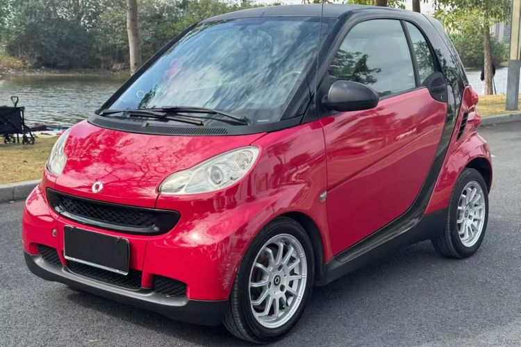 smart fortwo 2011款 1.0 MHD 硬顶标准版车身外观6006