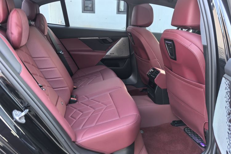 宝马5系 2025款 530Li 领先型 豪华套装中控内饰7006