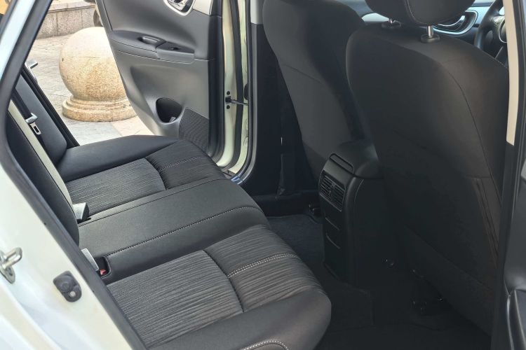 日产 轩逸 2022款 经典 1.6XE CVT舒适版中控内饰7004