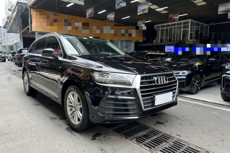 奥迪Q7 2018款 40 TFSI S line运动型车身外观6001