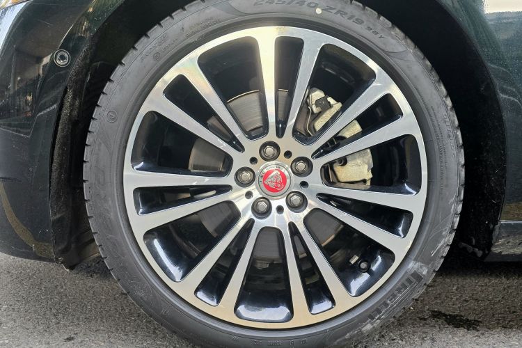 捷豹XFL 2021款 XFL 2.0T P250 两驱尊享豪华版局部细节9003