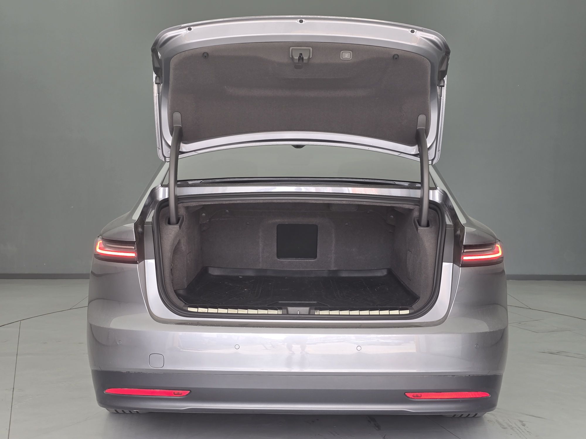 蔚来ET7 2024款 75kWh 行政版