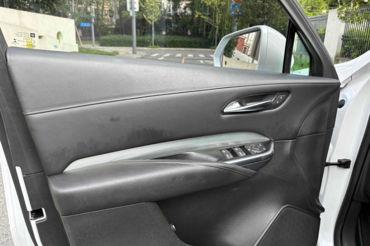 凯迪拉克XT4 2018款 28T 两驱领先型中控内饰7012