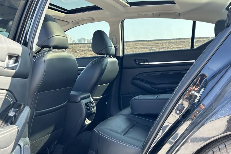 日产 天籁 2021款 2.0L XL 舒适版中控内饰7004