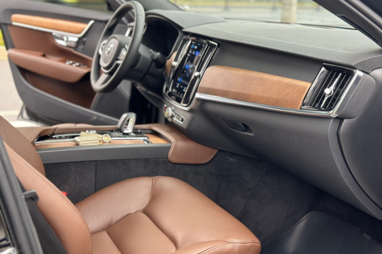 沃尔沃S90 2023款 B5 智逸豪华版中控内饰7003