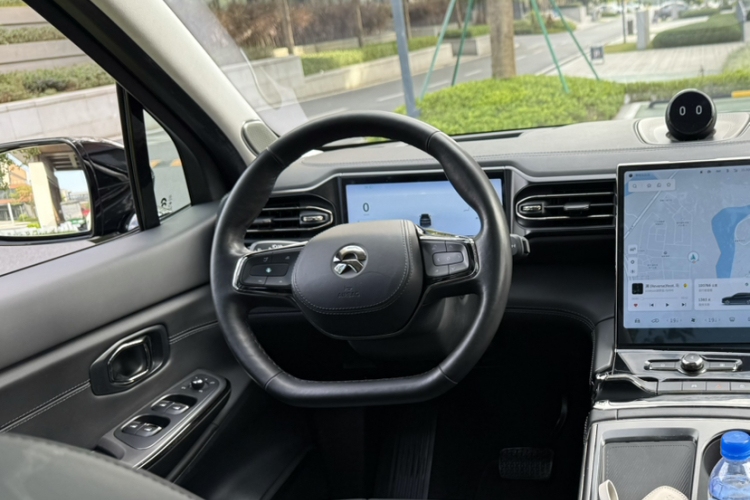 蔚来ES8 2020款 415KM 签名版 六座版局部细节13